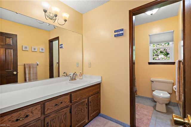 1933 Country Manor LN, Virginia Beach, VA 23456