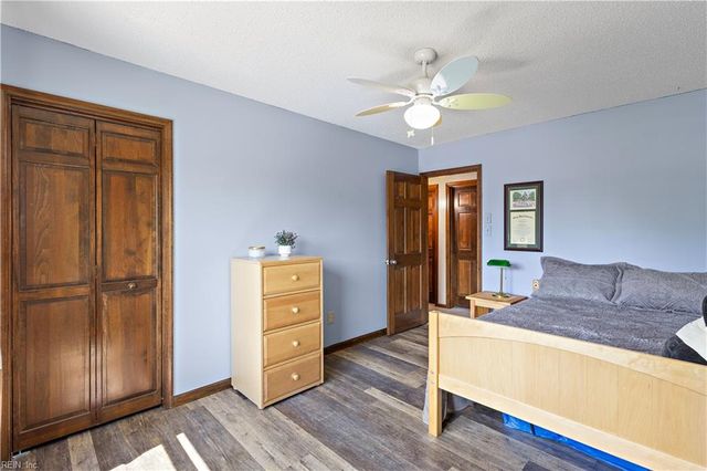 1933 Country Manor LN, Virginia Beach, VA 23456