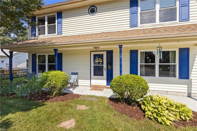 1933 Country Manor LN, Virginia Beach, VA 23456