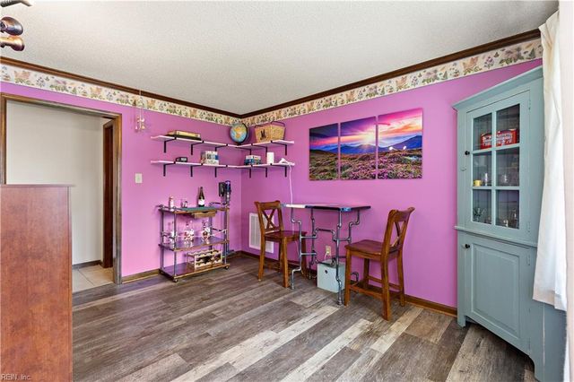 1933 Country Manor LN, Virginia Beach, VA 23456