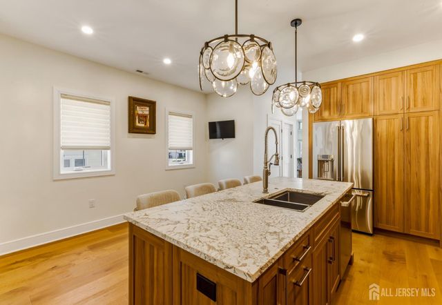 6709 Atlantic Avenue, Ventnor, NJ 08406