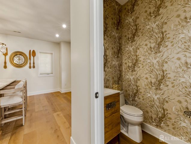 6709 Atlantic Avenue, Ventnor, NJ 08406