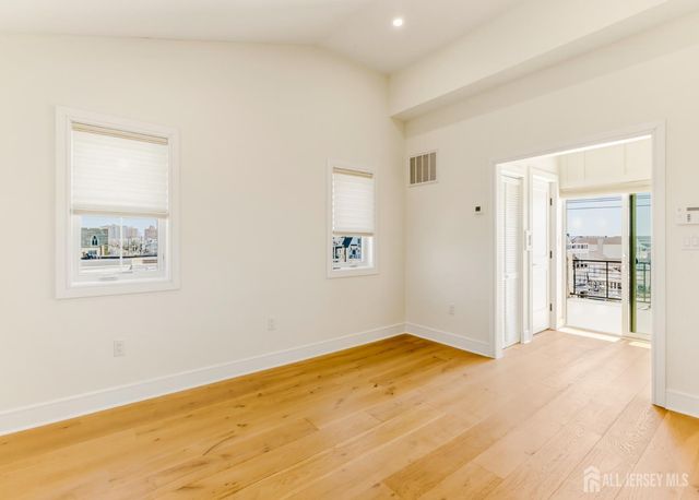 6709 Atlantic Avenue, Ventnor, NJ 08406