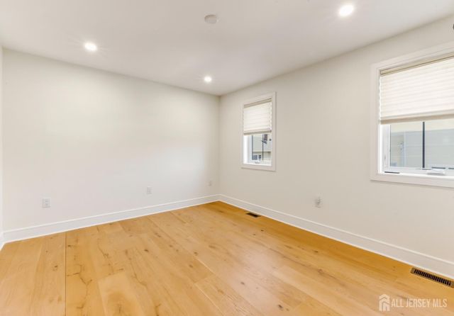 6709 Atlantic Avenue, Ventnor, NJ 08406