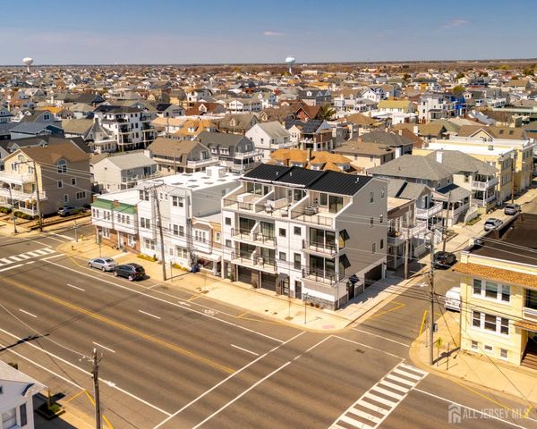 6709 Atlantic Avenue, Ventnor, NJ 08406