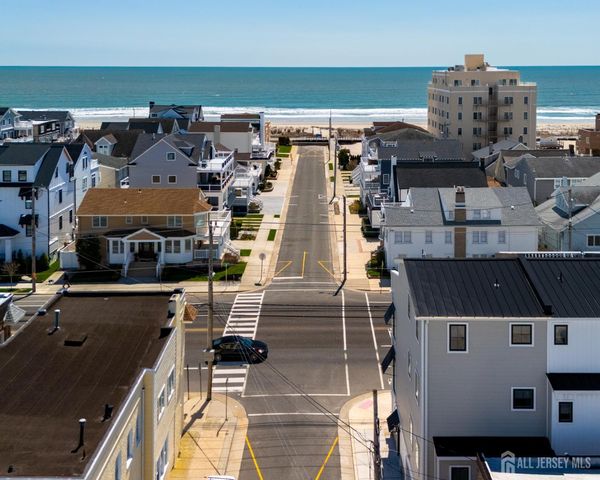 6709 Atlantic Avenue, Ventnor, NJ 08406