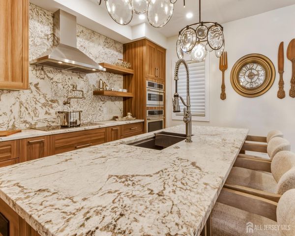 6709 Atlantic Avenue, Ventnor, NJ 08406