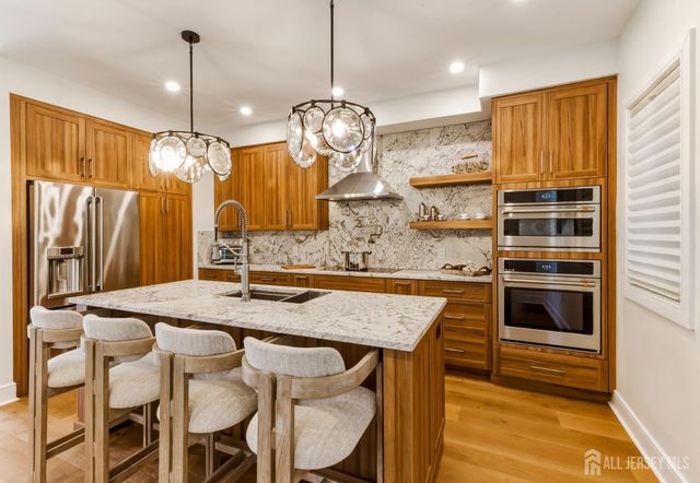6709 Atlantic Avenue, Ventnor, NJ 08406