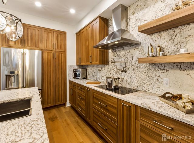 6709 Atlantic Avenue, Ventnor, NJ 08406