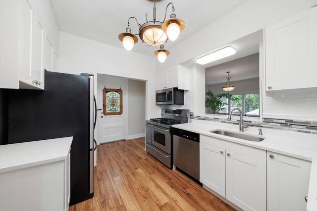 9209 S Hoyne Avenue, Chicago, IL 60643