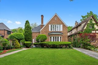 9209 S Hoyne Avenue, Chicago, IL 60643