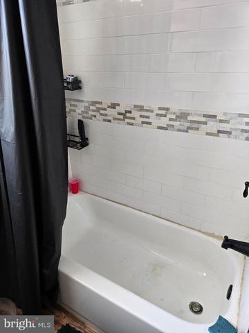 729 BENTLEY RD, Lindenwold, NJ 08021