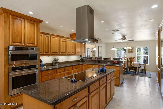 7618 W JOHN CABOT Road, Glendale, AZ 85308