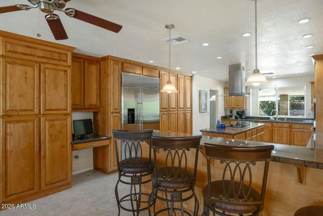 7618 W JOHN CABOT Road, Glendale, AZ 85308