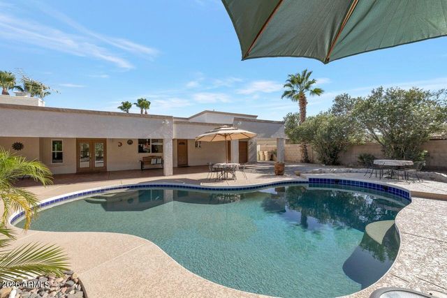 7618 W JOHN CABOT Road, Glendale, AZ 85308