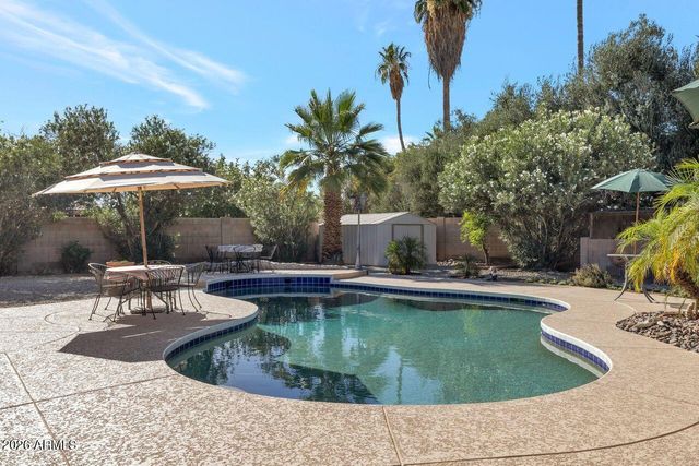 7618 W JOHN CABOT Road, Glendale, AZ 85308