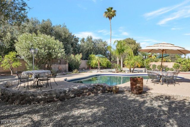 7618 W JOHN CABOT Road, Glendale, AZ 85308