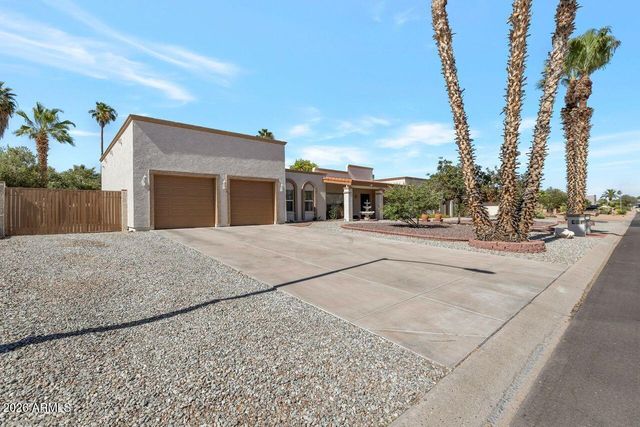 7618 W JOHN CABOT Road, Glendale, AZ 85308