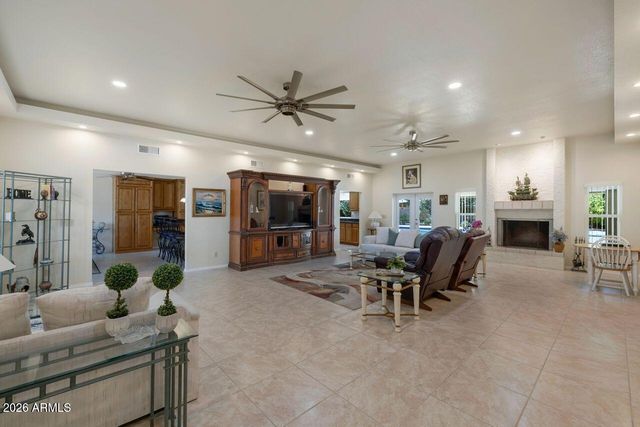 7618 W JOHN CABOT Road, Glendale, AZ 85308