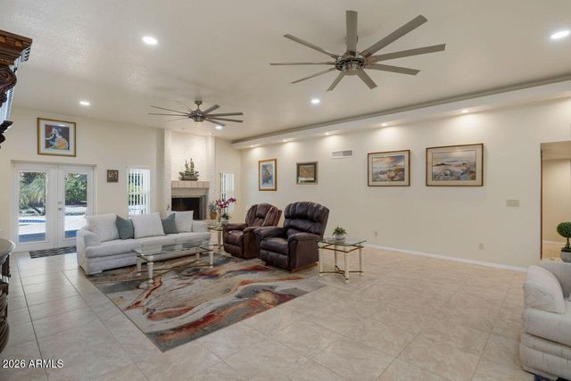 7618 W JOHN CABOT Road, Glendale, AZ 85308