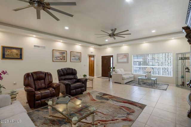 7618 W JOHN CABOT Road, Glendale, AZ 85308