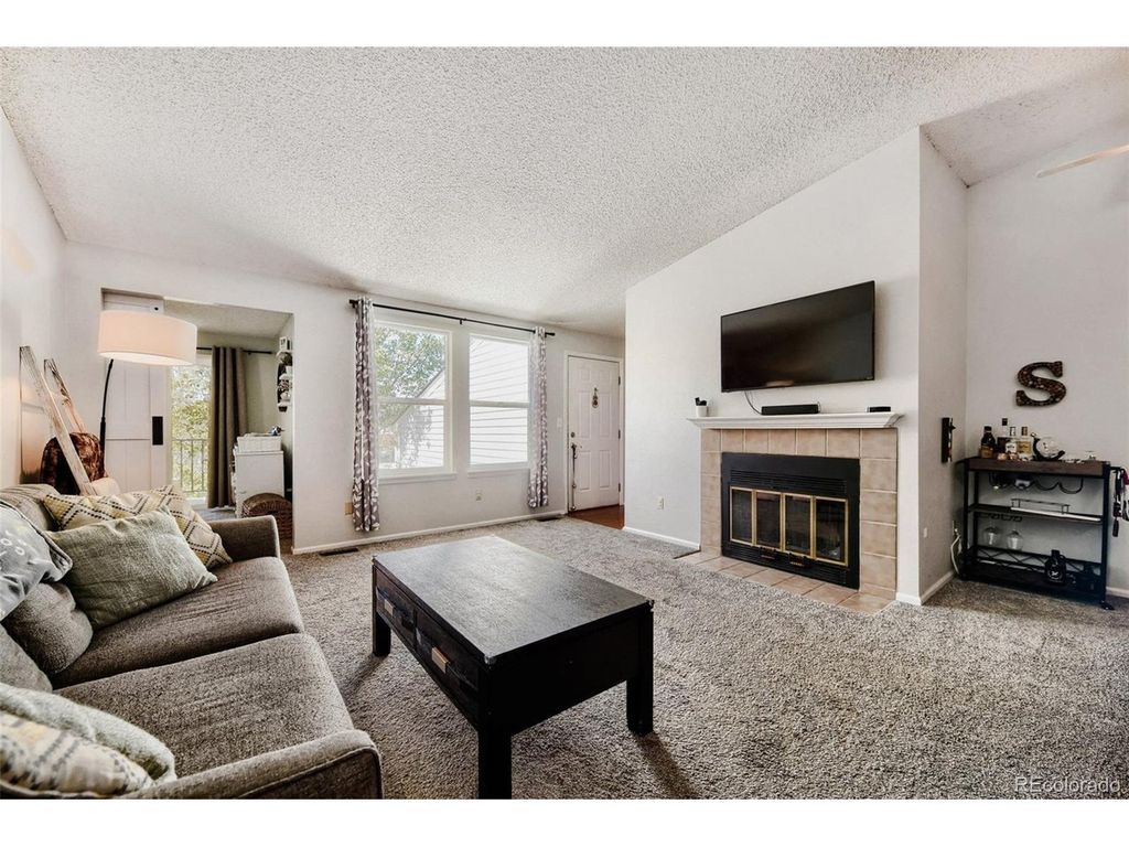6705 S Field St 827, Littleton, CO 80128