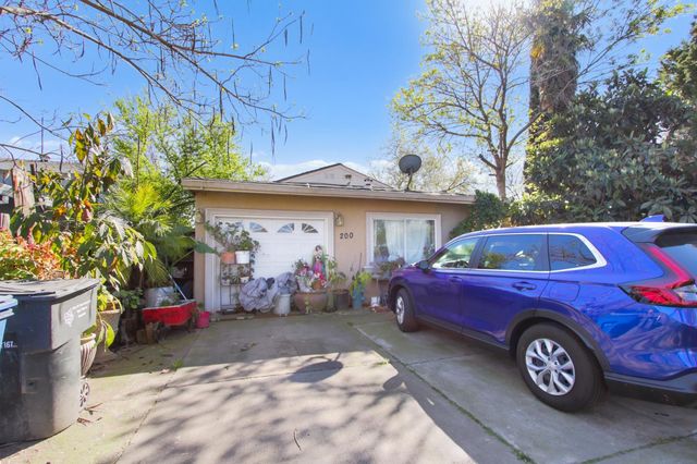 200 Lindley Dr, Sacramento, CA 95815