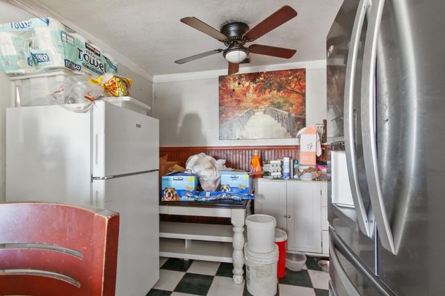 200 Lindley Dr, Sacramento, CA 95815