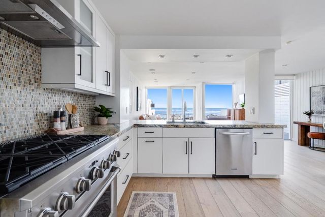 9 Rockview Drive, Santa Cruz, CA 95062