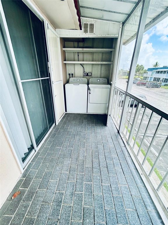 Image 13 of property listing at 226 BRITTANY E 226, Delray Beach, FL 33446