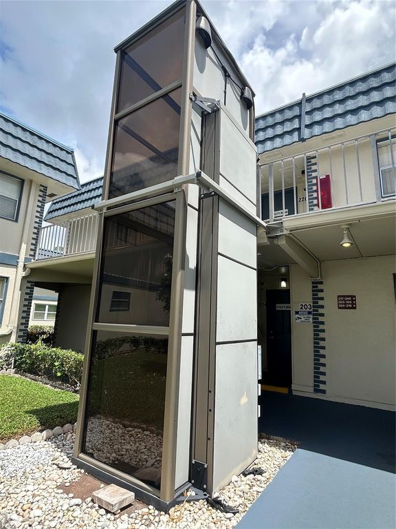 Image 14 of property listing at 226 BRITTANY E 226, Delray Beach, FL 33446