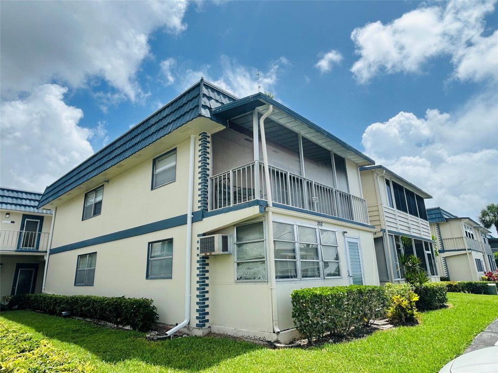 Image 2 of property listing at 226 BRITTANY E 226, Delray Beach, FL 33446