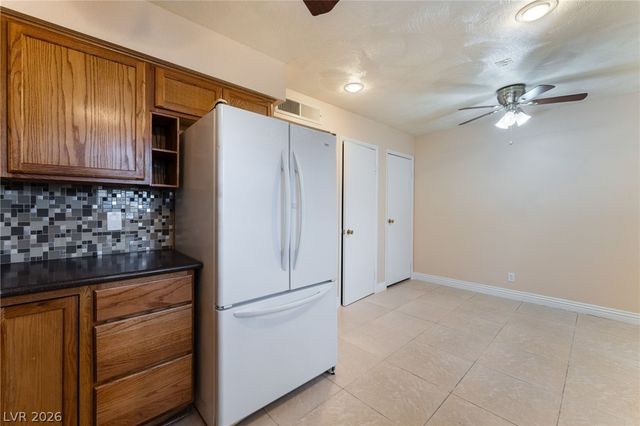 7084 BURCOT Avenue J21, Las Vegas, NV 89156