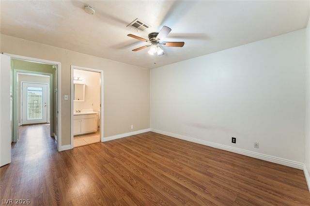 7084 BURCOT Avenue J21, Las Vegas, NV 89156
