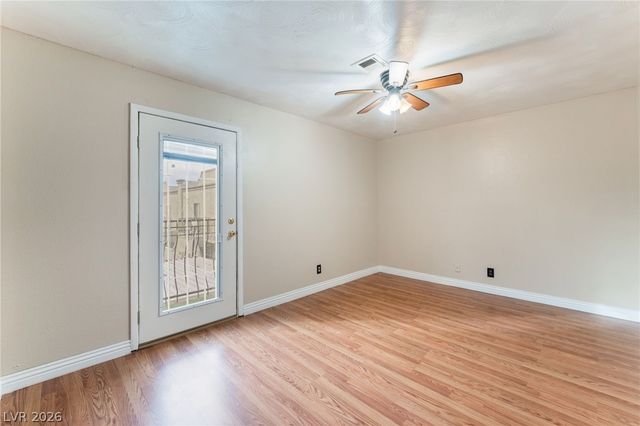 7084 BURCOT Avenue J21, Las Vegas, NV 89156