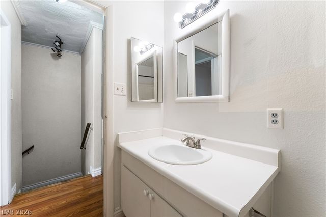 7084 BURCOT Avenue J21, Las Vegas, NV 89156