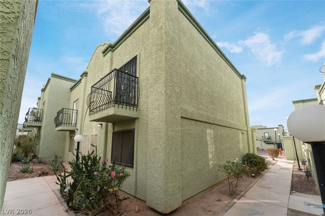 7084 BURCOT Avenue J21, Las Vegas, NV 89156