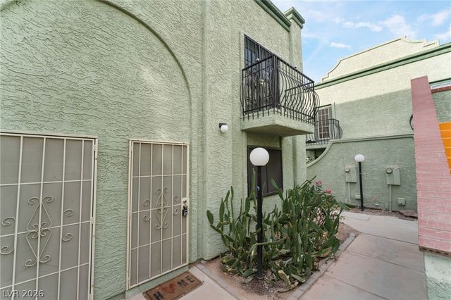 7084 BURCOT Avenue J21, Las Vegas, NV 89156