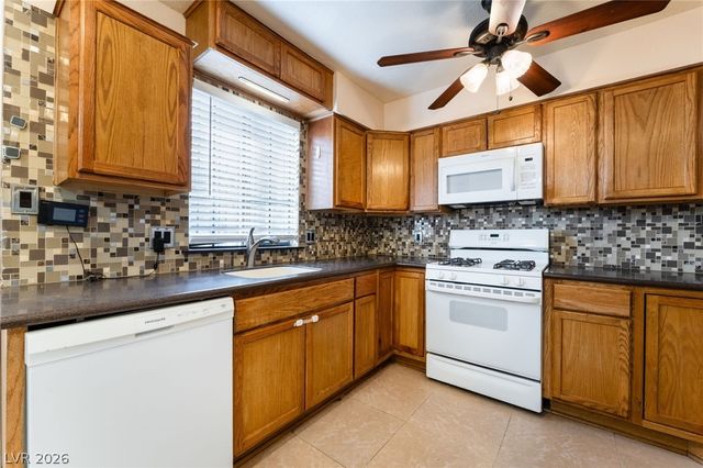 7084 BURCOT Avenue J21, Las Vegas, NV 89156