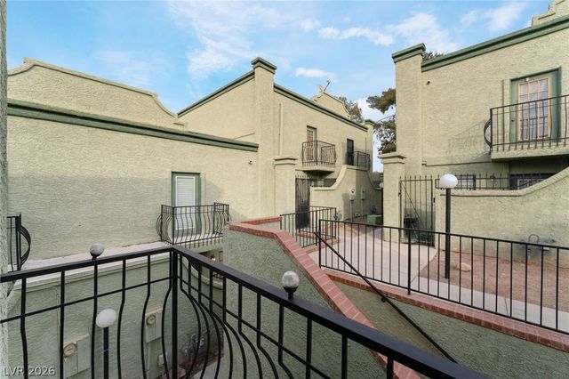 7084 BURCOT Avenue J21, Las Vegas, NV 89156