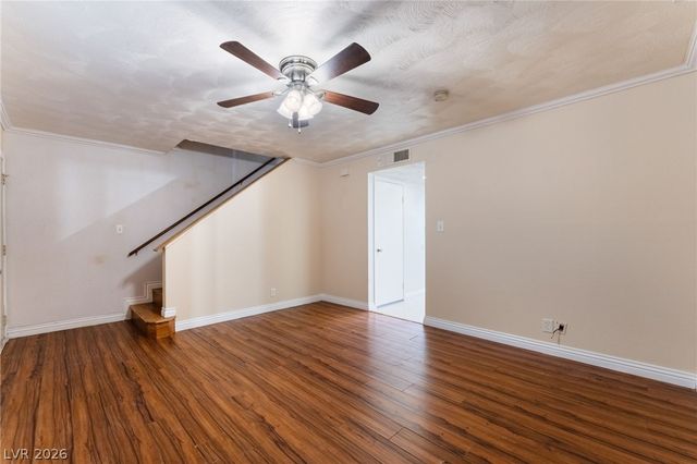 7084 BURCOT Avenue J21, Las Vegas, NV 89156