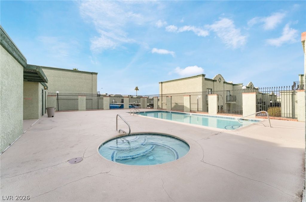 7084 BURCOT Avenue J21, Las Vegas, NV 89156 — photo 2
