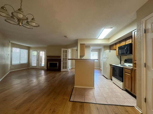 2311 Balsam Drive H105, Arlington, TX 76006