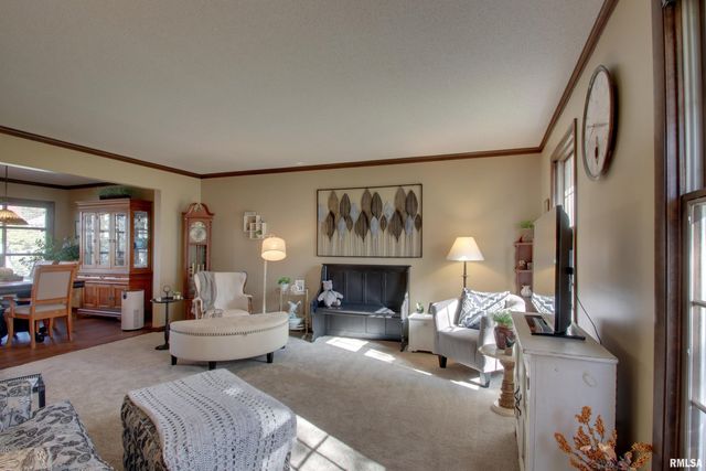 3111 CABOT Road, Quincy, IL 62301