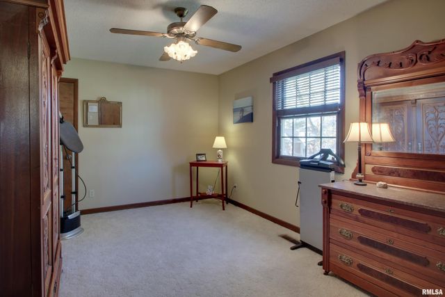 3111 CABOT Road, Quincy, IL 62301