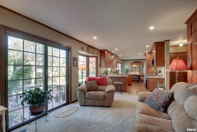 3111 CABOT Road, Quincy, IL 62301