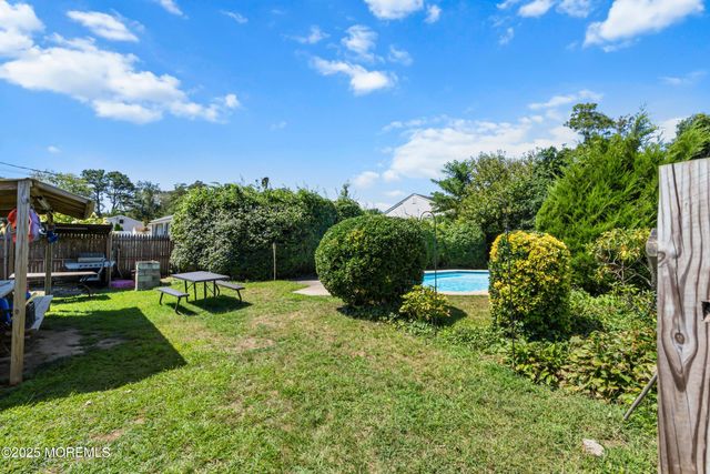 1108 Anchor Avenue, Beachwood, NJ 08722