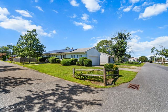 1108 Anchor Avenue, Beachwood, NJ 08722