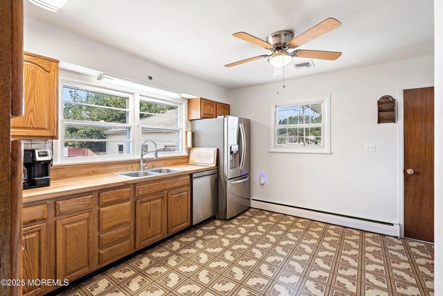 1108 Anchor Avenue, Beachwood, NJ 08722