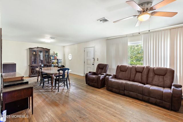 1108 Anchor Avenue, Beachwood, NJ 08722